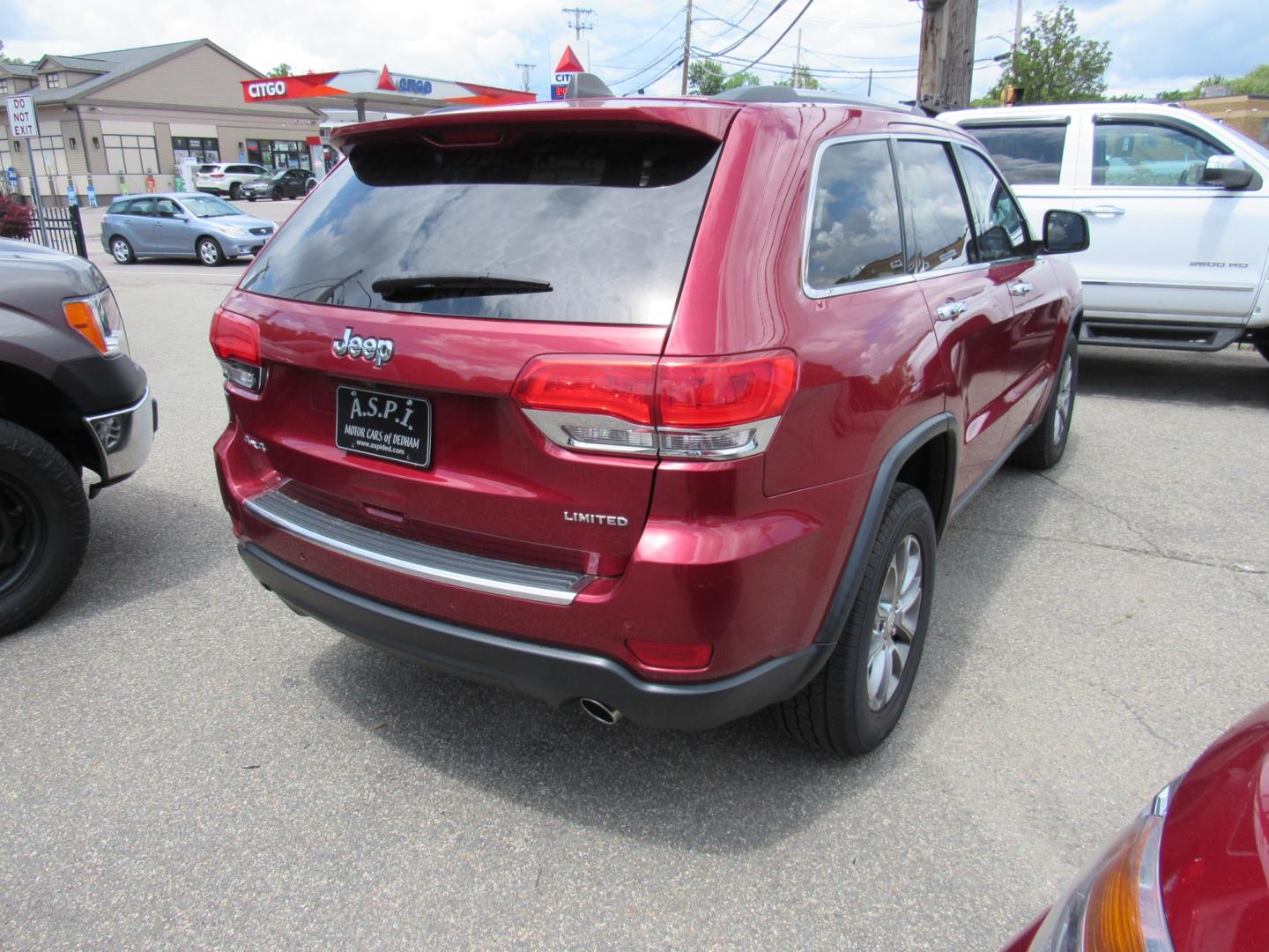 2014 Burgandy /Black Jeep Grand Cherokee Limited 4WD (1C4RJFBG7EC) with an 3.6L V6 DOHC 24V engine, 5-Speed Automatic transmission, located at 215 Milton St, Dedham, MA, 02026, (781) 329-5144, 42.241905, -71.157295 - This nice Jeep Limited is in excellent condition. Fully serviced and certified. Comes with a 3/3 nationwide warranty included in the price. Call for details. Prices on all vehicles do not include $299.95 Documentation fee, as well as Massachusetts sales tax, Registration, Title Fee and State ins - Photo#6