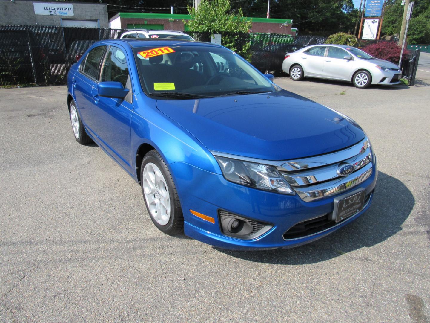 2011 Blue /Gray Ford Fusion I4 SE (3FAHP0HA4BR) with an 2.5L L4 DOHC 16V engine, Automatic transmission, located at 215 Milton St, Dedham, MA, 02026, (781) 329-5144, 42.241905, -71.157295 - This low mileage sedan is in excellent condition. Runs as good as it looks. All ASPI Motor Cars vehicles come with a 3/3 warranty included in the price. Call for details. All vehicles are serviced before they are delivered to assure the highest quality used vehicle. - Photo#0