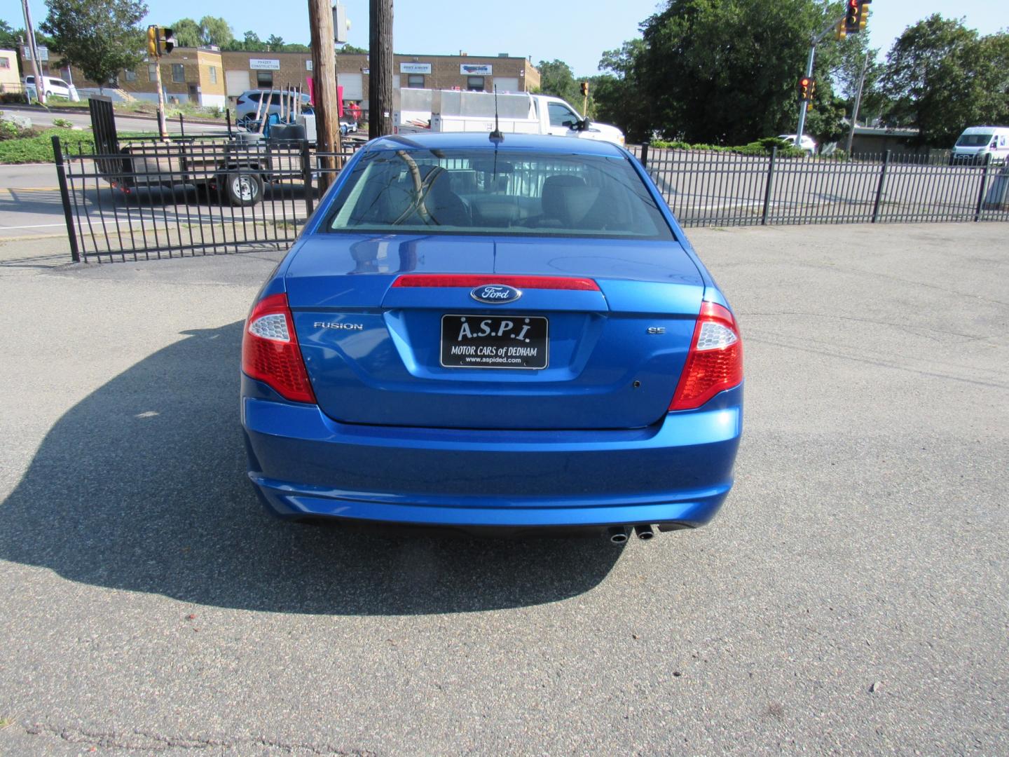 2011 Blue /Gray Ford Fusion I4 SE (3FAHP0HA4BR) with an 2.5L L4 DOHC 16V engine, Automatic transmission, located at 215 Milton St, Dedham, MA, 02026, (781) 329-5144, 42.241905, -71.157295 - This low mileage sedan is in excellent condition. Runs as good as it looks. All ASPI Motor Cars vehicles come with a 3/3 warranty included in the price. Call for details. All vehicles are serviced before they are delivered to assure the highest quality used vehicle. - Photo#5