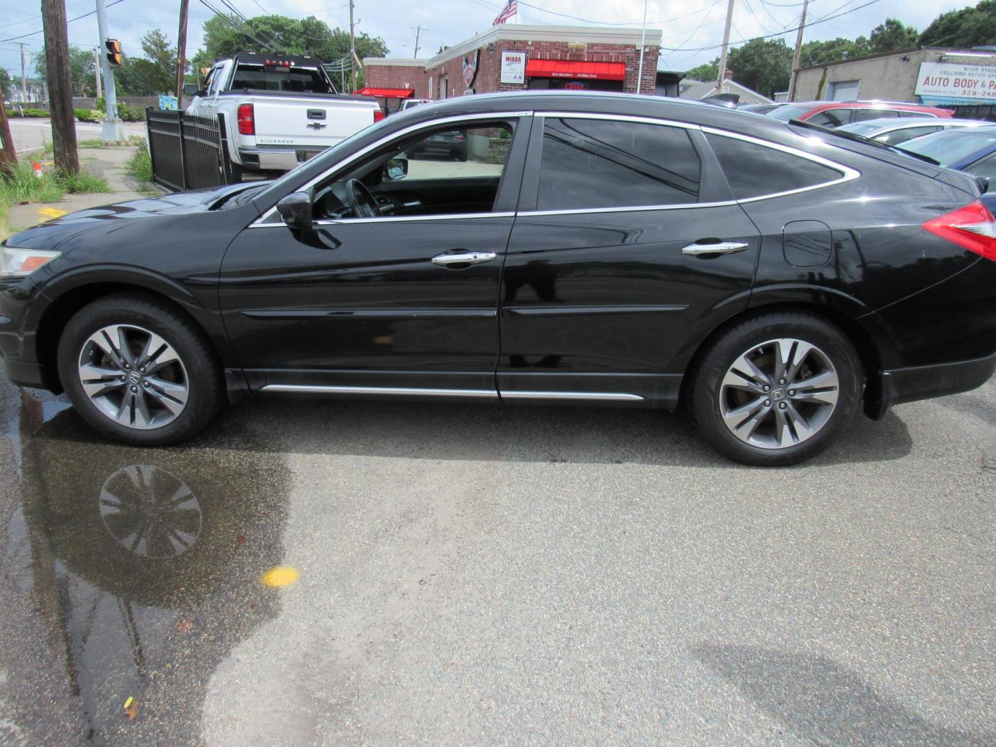 2013 BLACK /Black Honda Crosstour (5J6TF2H56DL) , Automatic transmission, located at 215 Milton St, Dedham, MA, 02026, (781) 329-5144, 42.241905, -71.157295 - This nice crossover is in excellent condition. Runs like new. All ASPI Motor Cars vehicles are fully serviced before they are delivered to assure the highest quality used vehicles. Comes with a 3/3 warranty included in the price. Call for details. Prices on all vehicles do not include $299.95 D - Photo#3