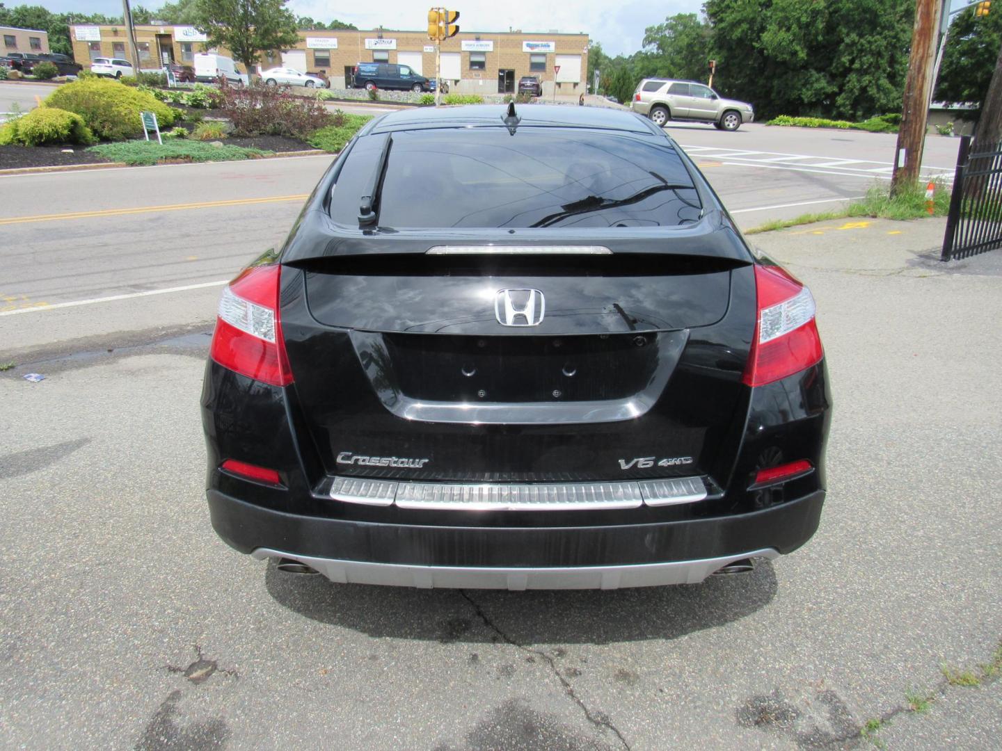 2013 BLACK /Black Honda Crosstour (5J6TF2H56DL) , Automatic transmission, located at 215 Milton St, Dedham, MA, 02026, (781) 329-5144, 42.241905, -71.157295 - This nice crossover is in excellent condition. Runs like new. All ASPI Motor Cars vehicles are fully serviced before they are delivered to assure the highest quality used vehicles. Comes with a 3/3 warranty included in the price. Call for details. Prices on all vehicles do not include $299.95 D - Photo#4