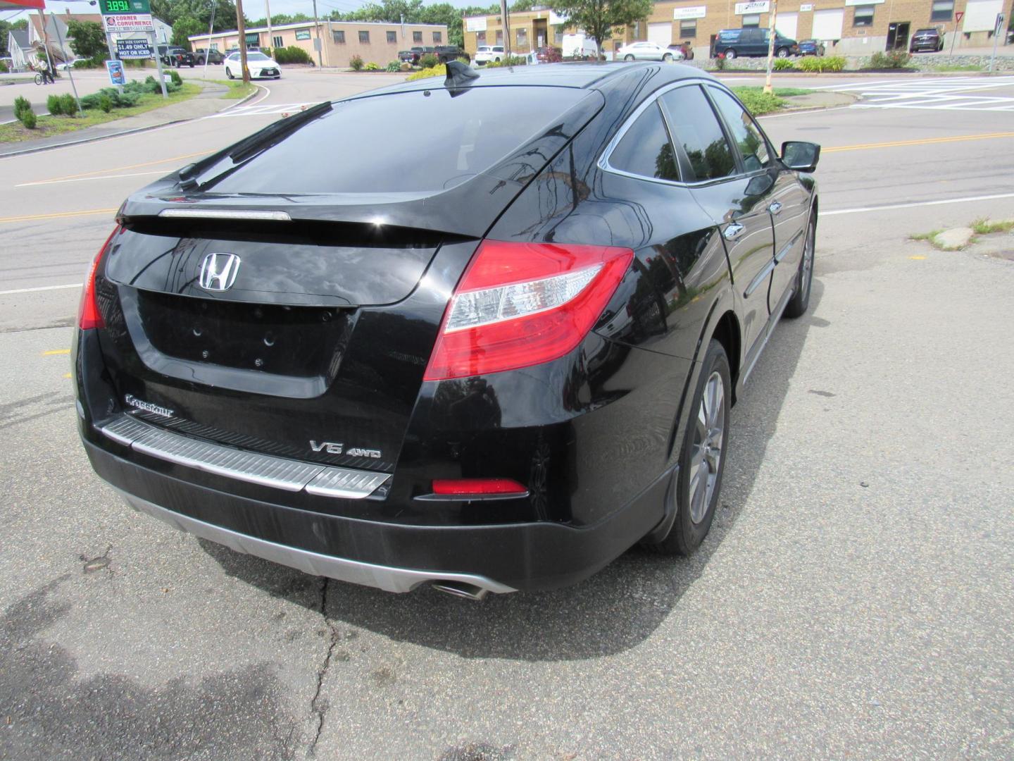 2013 BLACK /Black Honda Crosstour (5J6TF2H56DL) , Automatic transmission, located at 215 Milton St, Dedham, MA, 02026, (781) 329-5144, 42.241905, -71.157295 - This nice crossover is in excellent condition. Runs like new. All ASPI Motor Cars vehicles are fully serviced before they are delivered to assure the highest quality used vehicles. Comes with a 3/3 warranty included in the price. Call for details. Prices on all vehicles do not include $299.95 D - Photo#6