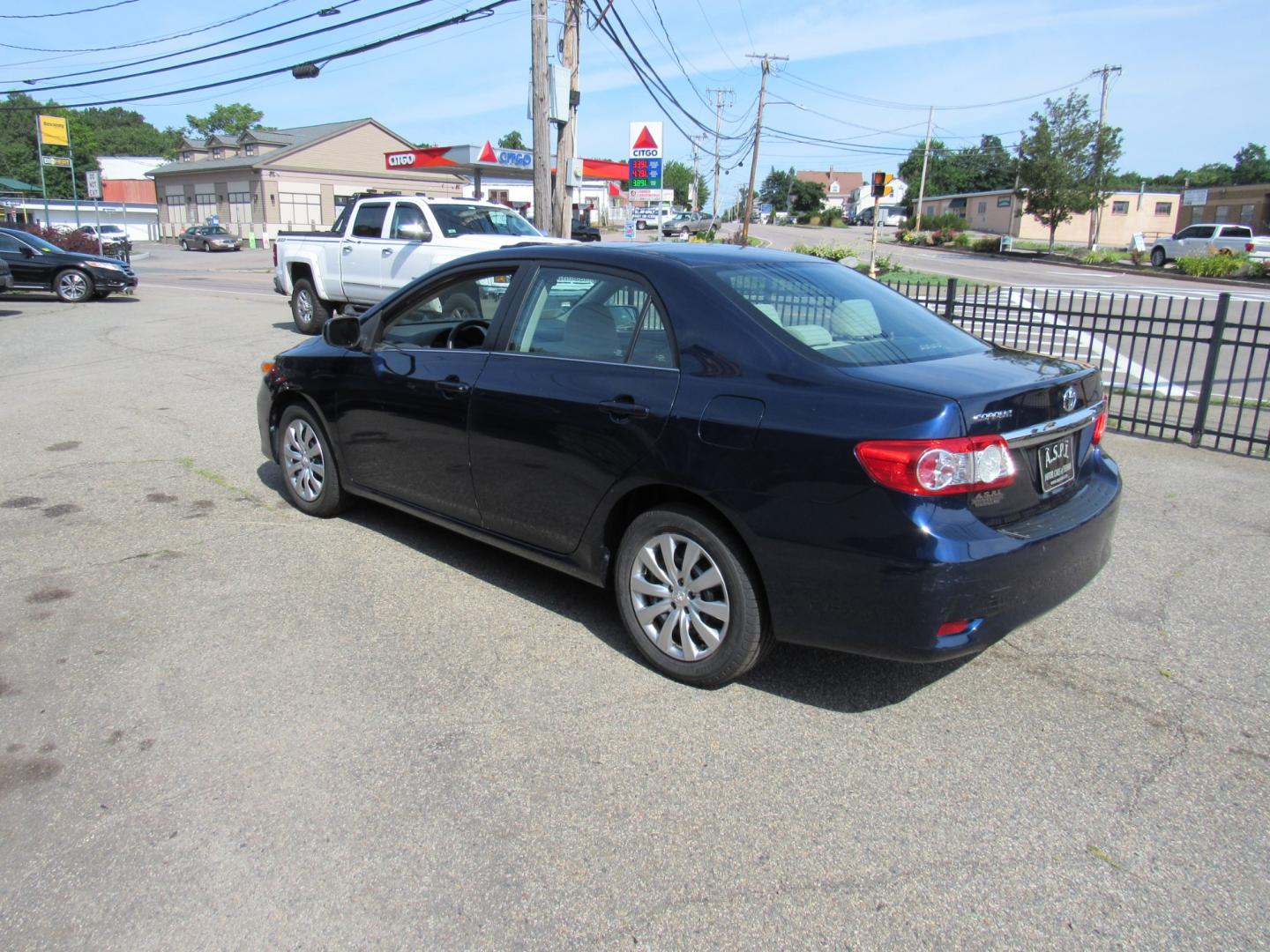 2013 Blue /Tan Toyota Corolla (5YFBU4EE7DP) with an 4 cyl engine, Automatic transmission, located at 215 Milton St, Dedham, MA, 02026, (781) 329-5144, 42.241905, -71.157295 - Photo#3