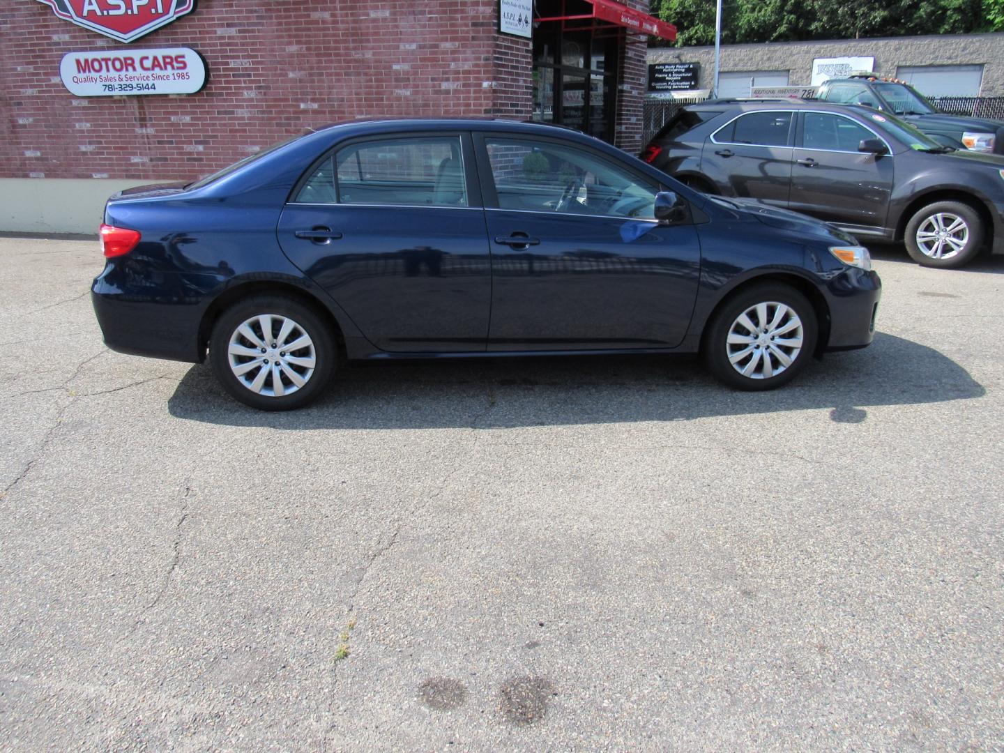 2013 Blue /Tan Toyota Corolla (5YFBU4EE7DP) with an 4 cyl engine, Automatic transmission, located at 215 Milton St, Dedham, MA, 02026, (781) 329-5144, 42.241905, -71.157295 - Photo#6