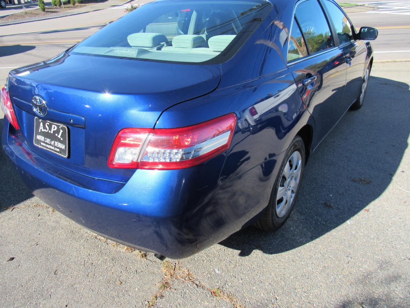 2010 Blue /Gray Toyota Camry Camry-Grade 6-Spd AT (4T4BF3EK5AR) with an 2.5L L4 DOHC 16V engine, 6-Speed Automatic Overdrive transmission, located at 215 Milton St, Dedham, MA, 02026, (781) 329-5144, 42.241905, -71.157295 - Photo#6