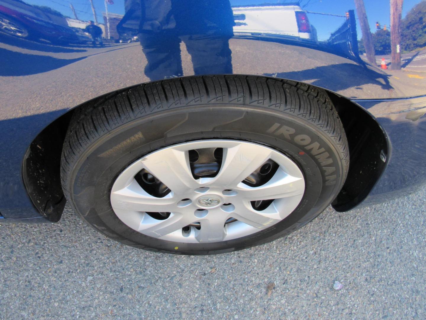 2010 Blue /Gray Toyota Camry Camry-Grade 6-Spd AT (4T4BF3EK5AR) with an 2.5L L4 DOHC 16V engine, 6-Speed Automatic Overdrive transmission, located at 215 Milton St, Dedham, MA, 02026, (781) 329-5144, 42.241905, -71.157295 - Photo#8