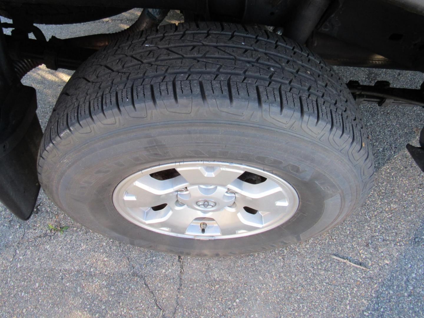 2013 Gray /Gray Toyota Tacoma Access Cab V6 Auto 4WD (5TFUU4EN7DX) with an 4.0L V6 DOHC 24V engine, Automatic transmission, located at 215 Milton St, Dedham, MA, 02026, (781) 329-5144, 42.241905, -71.157295 - This hard to find extended cab Pick up is in excellent condition. Runs as good as it looks. All ASPI Motor Cars vehicles are fully serviced before they are delivered to assure the highest quality used vehicles. Comes with a 3/3 warranty included in the price. Call for details. Prices on all veh - Photo#8