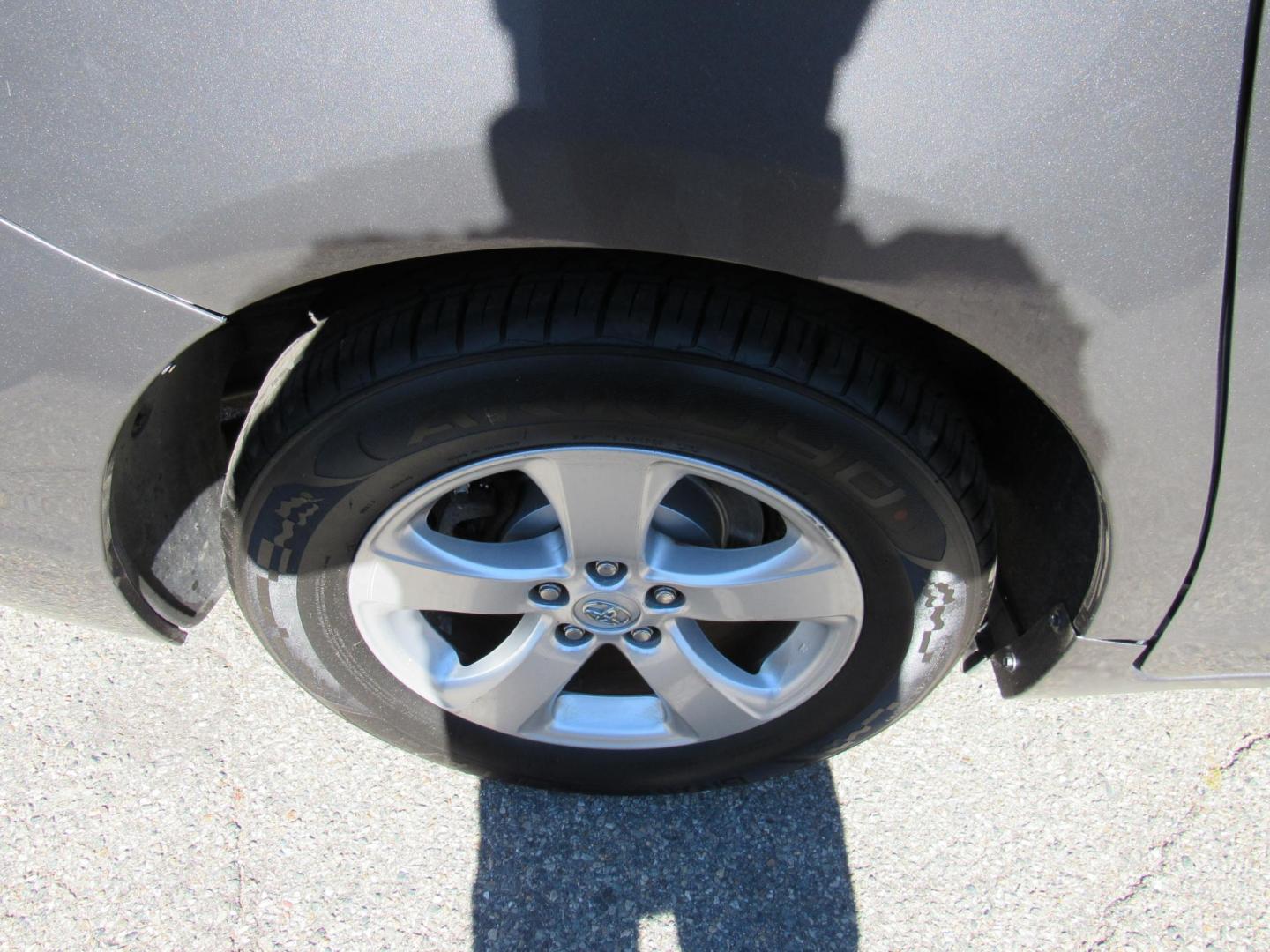 2013 Gray /Gray Toyota Sienna FWD 7-Passenger V6 (5TDZK3DC0DS) with an 3.5L V6 EFI DOHC 24V engine, 5-Speed Automatic transmission, located at 215 Milton St, Dedham, MA, 02026, (781) 329-5144, 42.241905, -71.157295 - Photo#8