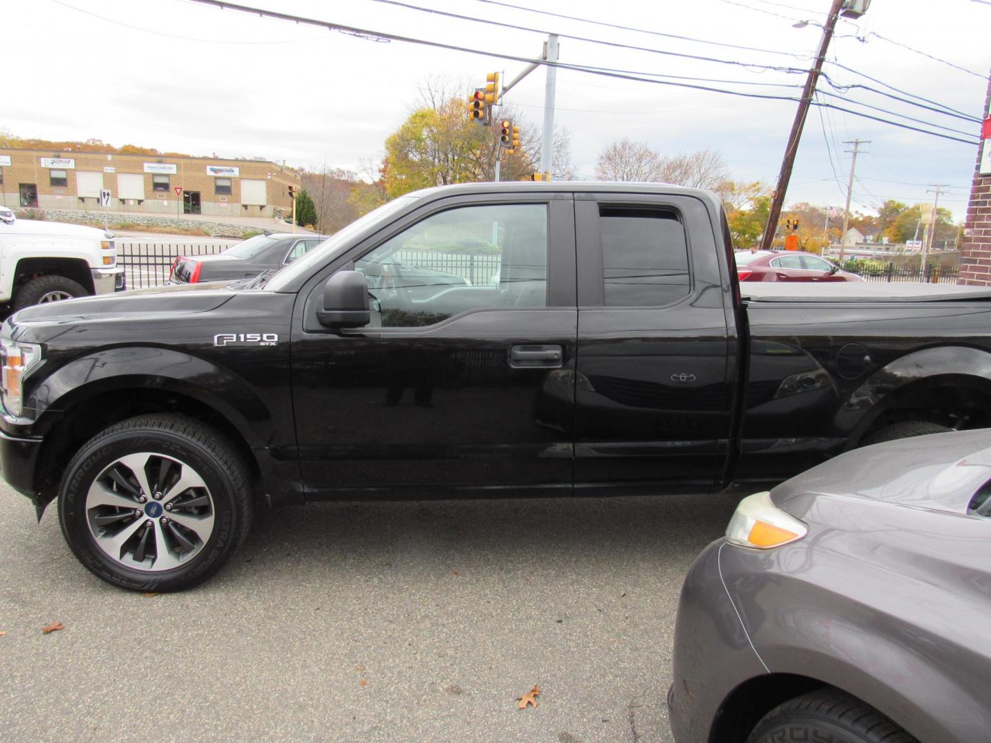 2020 BLACK /Black Ford F-150 Lariat SuperCab 6.5-ft. 4WD (1FTEX1EP9LF) with an 2.7L V6 DOHC 24V engine, 6A Automatic transmission, located at 215 Milton St, Dedham, MA, 02026, (781) 329-5144, 42.241905, -71.157295 - This nice pick up is in excellent condition. Runs as good as it looks. All ASPI Motor Cars vehicles are fully serviced before they are delivered. Comes with a 3/3 warranty included in the price. Call for details. Prices on all vehicles do not include $299.95 Documentation fee, as well as Massachu - Photo#3