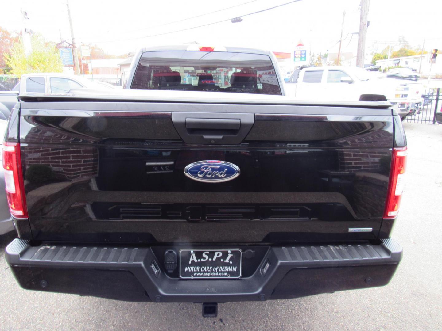 2020 BLACK /Black Ford F-150 Lariat SuperCab 6.5-ft. 4WD (1FTEX1EP9LF) with an 2.7L V6 DOHC 24V engine, 6A Automatic transmission, located at 215 Milton St, Dedham, MA, 02026, (781) 329-5144, 42.241905, -71.157295 - This nice pick up is in excellent condition. Runs as good as it looks. All ASPI Motor Cars vehicles are fully serviced before they are delivered. Comes with a 3/3 warranty included in the price. Call for details. Prices on all vehicles do not include $299.95 Documentation fee, as well as Massachu - Photo#6