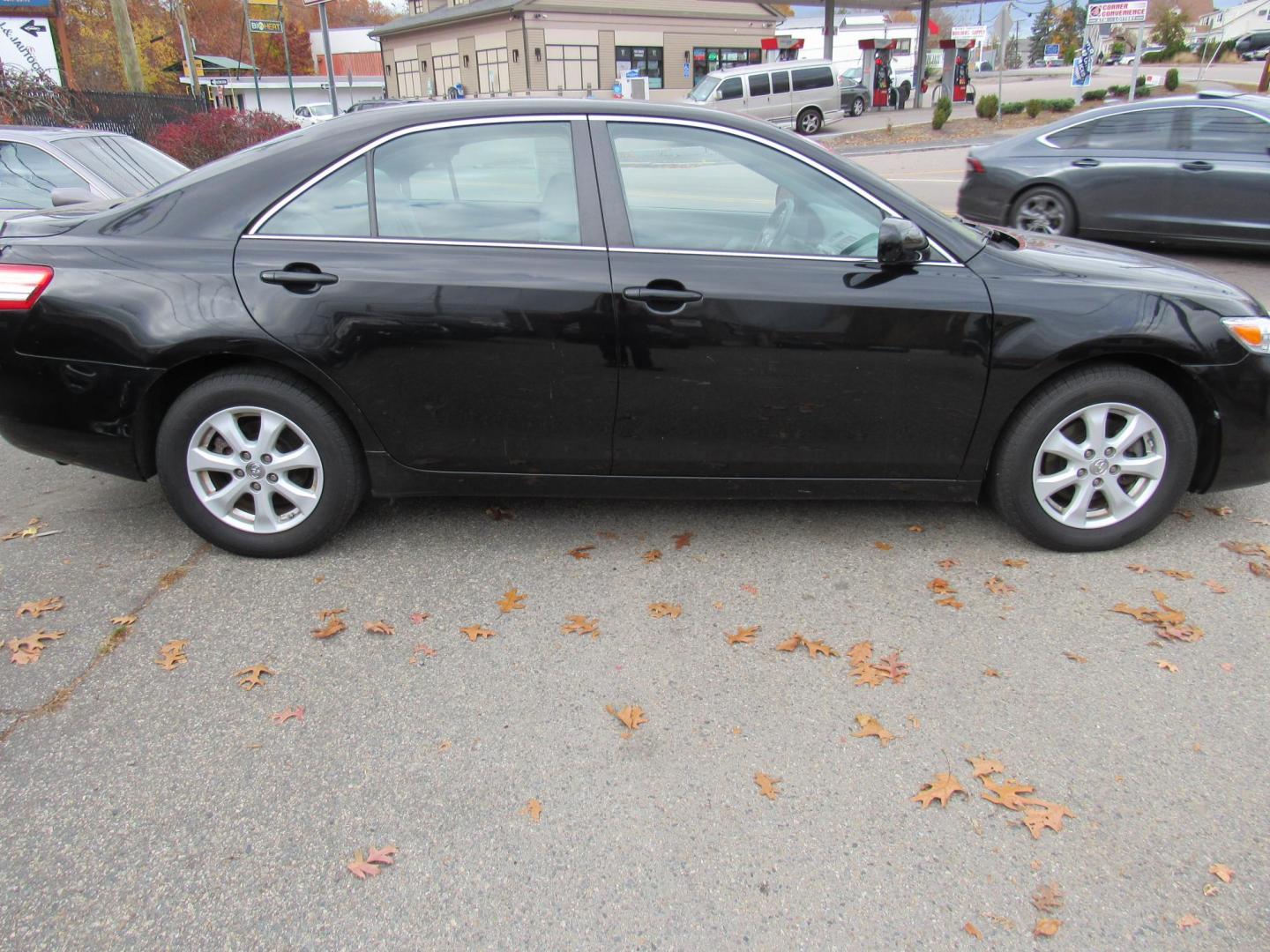 2011 BLACK /Gray Toyota Camry SE 6-Spd MT (4T1BF3EK2BU) with an 2.5L L4 DOHC 16V engine, 6-Speed Manual transmission, located at 215 Milton St, Dedham, MA, 02026, (781) 329-5144, 42.241905, -71.157295 - This nice compact sedan is in excellent condition. Runs like new. Al ASPI Motor Cars vehicles are fully serviced before they are delivered to assure the highest quality used vehicles. Comes with a 3/3 warranty included in the price. Call for details. Prices on all vehicles do not include $299.95 - Photo#7