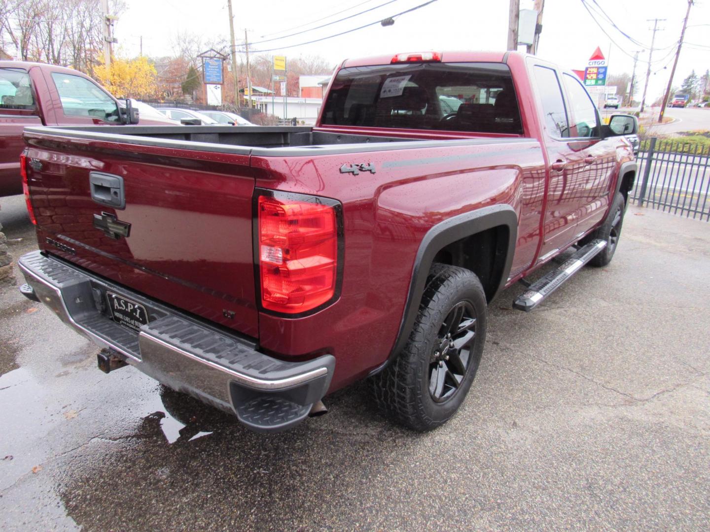 2015 Burgandy /Gray Chevrolet Silverado 1500 LT Double Cab 4WD (1GCVKREC2FZ) with an 5.3L V8 OHV 16V engine, 6-Speed Automatic transmission, located at 215 Milton St, Dedham, MA, 02026, (781) 329-5144, 42.241905, -71.157295 - Photo#8