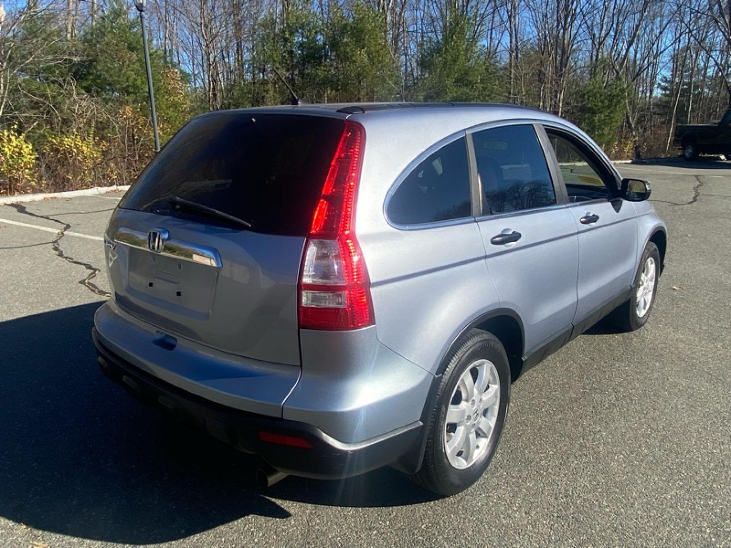 2009 Blue /Gray Honda CR-V EX 4WD 5-Speed AT (5J6RE48539L) with an 2.4L L4 DOHC 16V engine, 5-Speed Automatic transmission, located at 215 Milton St, Dedham, MA, 02026, (781) 329-5144, 42.241905, -71.157295 - Super Clean Single Owner AWD SUV in excellent condition. . All ASPI Motor Cars Vehicles are fully serviced before they are delivered to assure the highest quality used vehicles. - Photo#5