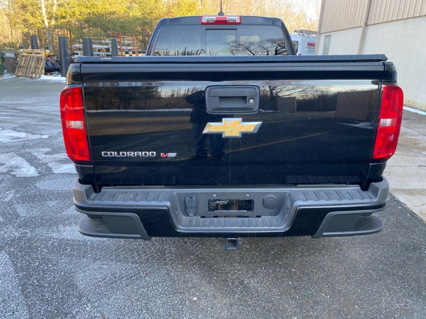 2018 BLACK /Grey Chevrolet Colorado Z71 Ext. Cab 4WD (1GCHTDEN8J1) with an 3.6L V6 DOHC 24V GAS engine, 6A transmission, located at 215 Milton St, Dedham, MA, 02026, (781) 329-5144, 42.241905, -71.157295 - Photo#6