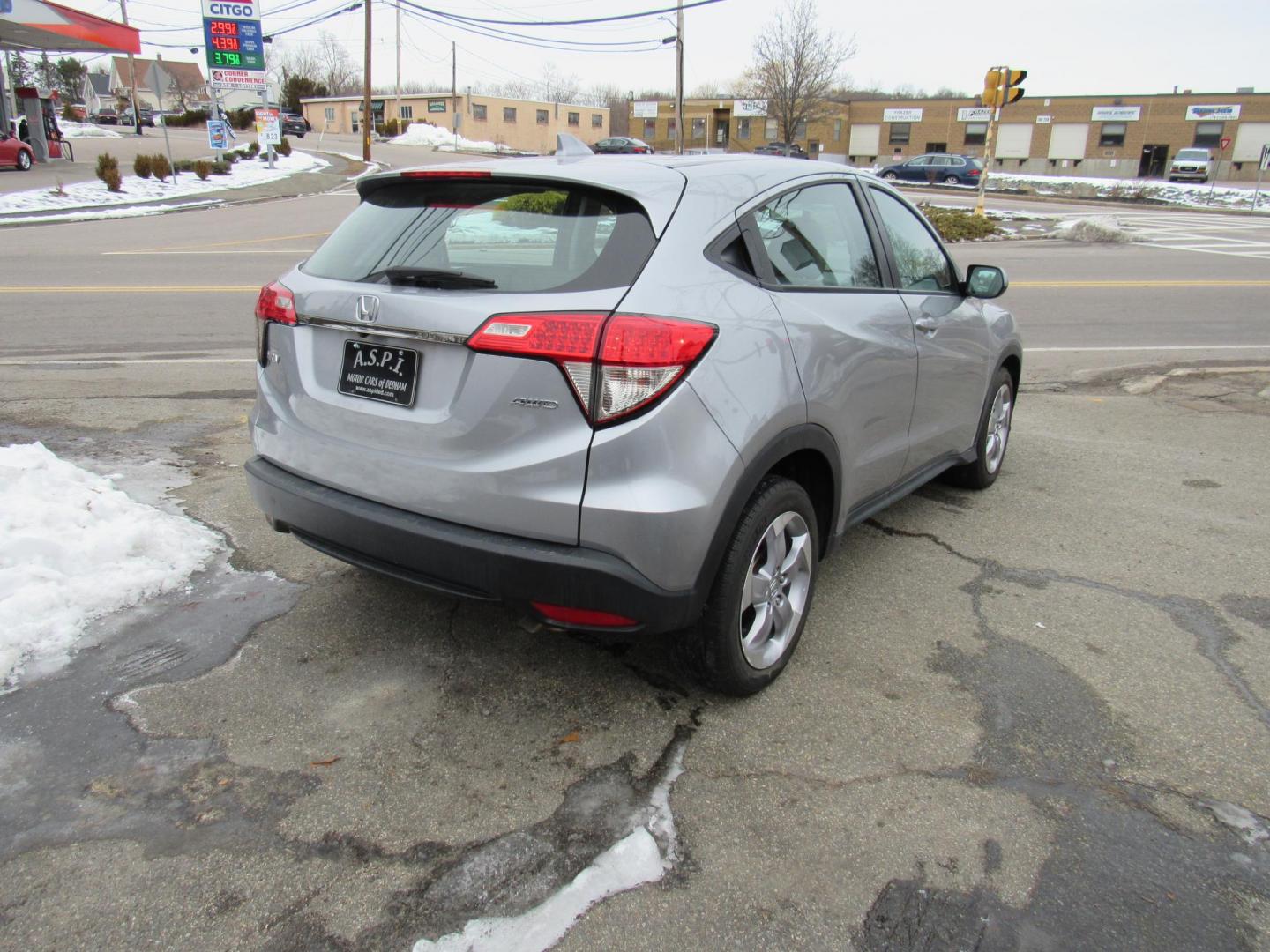 2022 Blue /Gray Honda HR-V LX AWD (3CZRU6H36NM) with an 1.8L L4 DOHC 16V engine, CVT transmission, located at 215 Milton St, Dedham, MA, 02026, (781) 329-5144, 42.241905, -71.157295 - Photo#6