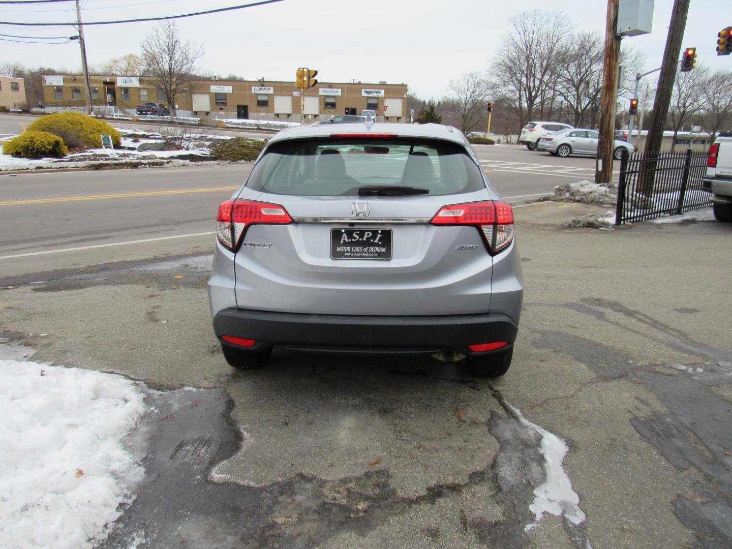 2022 Blue /Gray Honda HR-V LX AWD (3CZRU6H36NM) with an 1.8L L4 DOHC 16V engine, CVT transmission, located at 215 Milton St, Dedham, MA, 02026, (781) 329-5144, 42.241905, -71.157295 - Photo#5